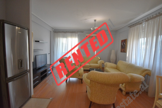 Apartament 2+1 me qira prane Residences Kodra e Diellit 1 dhe Kopshtit Botanik ne Tirane.
Eshte e p